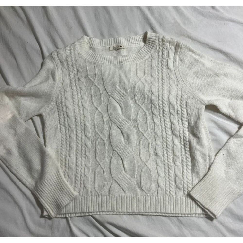 Women’s sweater size medium cooper key white cable knit cardigan fall winter